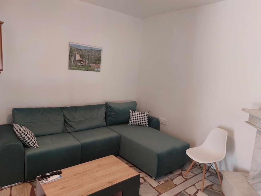 Apartment με όλες τις ανέσεις Neon Petritsion